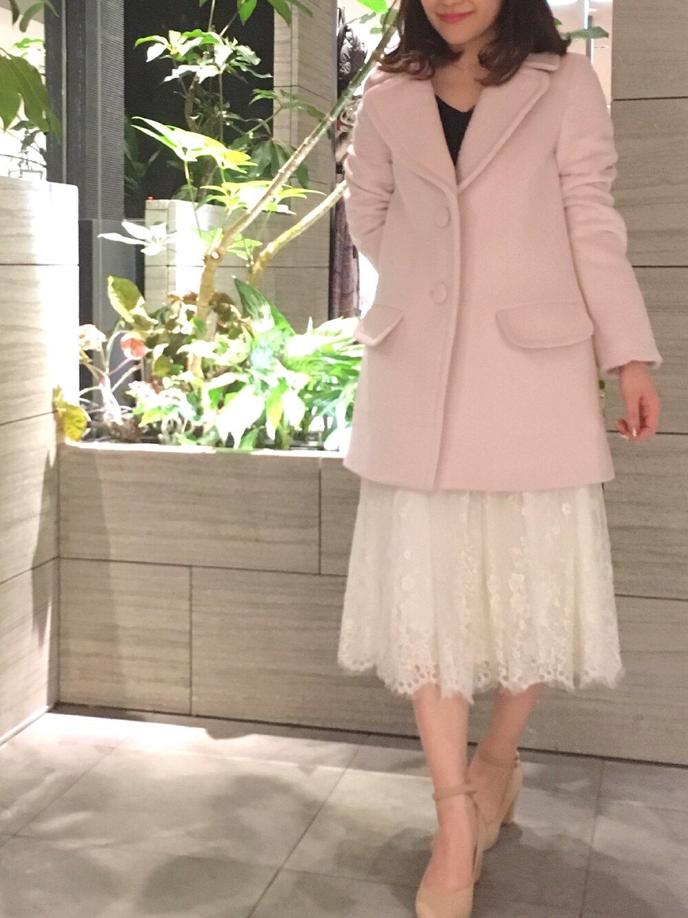 「春コーデ、チェスターコート、ピンク、レース、ウィルセレクション、willselection、ウィルガール、BSTR、パステルカラー、オトナカジュアル」｜「WILLSELECTIONのフェザーリバーチェスターコート　（チェスターコート、ピンク系）」を使った、m i k i  さん（レディース・152cm）の冬コーディネートの1枚目の写真
