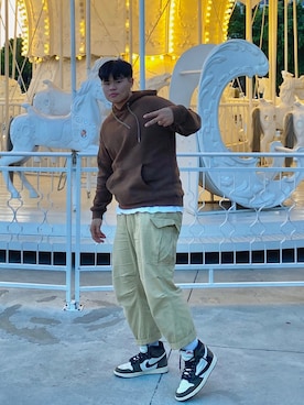 「5（ファイブ）のアイテム（トップス）」を使った、施さん（メンズ・174cm）の春コーディネート