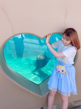 「Ank Rouge（アンクルージュ）のアイテム（スカート、ブルー系）」を使った、佐藤 ナナさん（レディース）の夏コーディネート