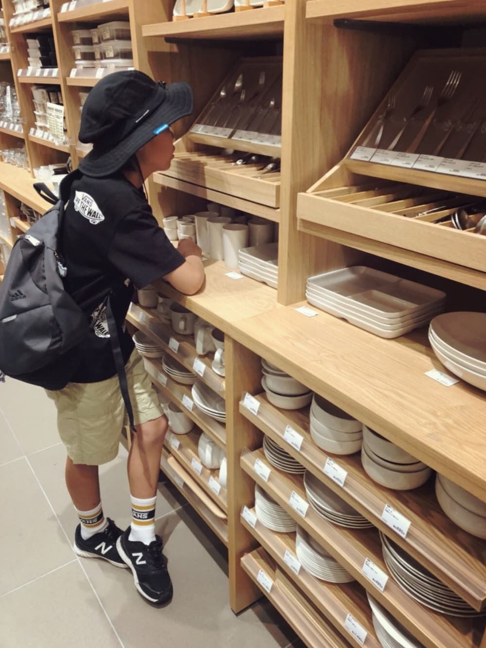 「夏、VANS、ハーフパンツ、ブーニーハット、小学生、ラインソックス、コロンビア、ブランシェス」｜「VANSの【ジュニア】 SC VANS（バンズ） LOTS OF SK8（Tシャツ/カットソー、ブラック系）」を使った、ma☺︎caさん（キッズ・141cm）の夏コーディネートの1枚目の写真