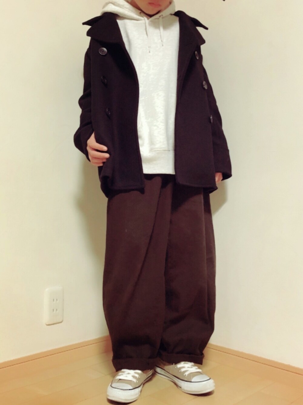 「年末WEAR感謝祭、キッズコーデ、冬コーデ、GU、パーカー、ヒザデルパンツ、小学生、converse、ピーコート、ゆるコーデ」｜「devirockのヒザデルパンツ（その他パンツ、ブラウン系）」を使った、ma☺︎caさん（キッズ・150cm）の冬コーディネートの1枚目の写真