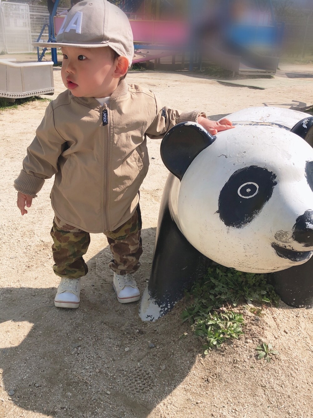 「むすこーで、おとこのこ、1歳、1歳5ヶ月、キッズファッション、ワントーンコーデ、シンプル、カジュアル、男の子」｜「Birthdayのアイテム（ジャケット/アウター、ベージュ系）」を使った、glicoさん（キッズ・80cm）の春コーディネートの1枚目の写真