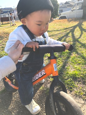 「ストライダー」｜「アイテム（オールインワン・サロペット）」を使った、glicoさん（キッズ・90cm）の春コーディネート