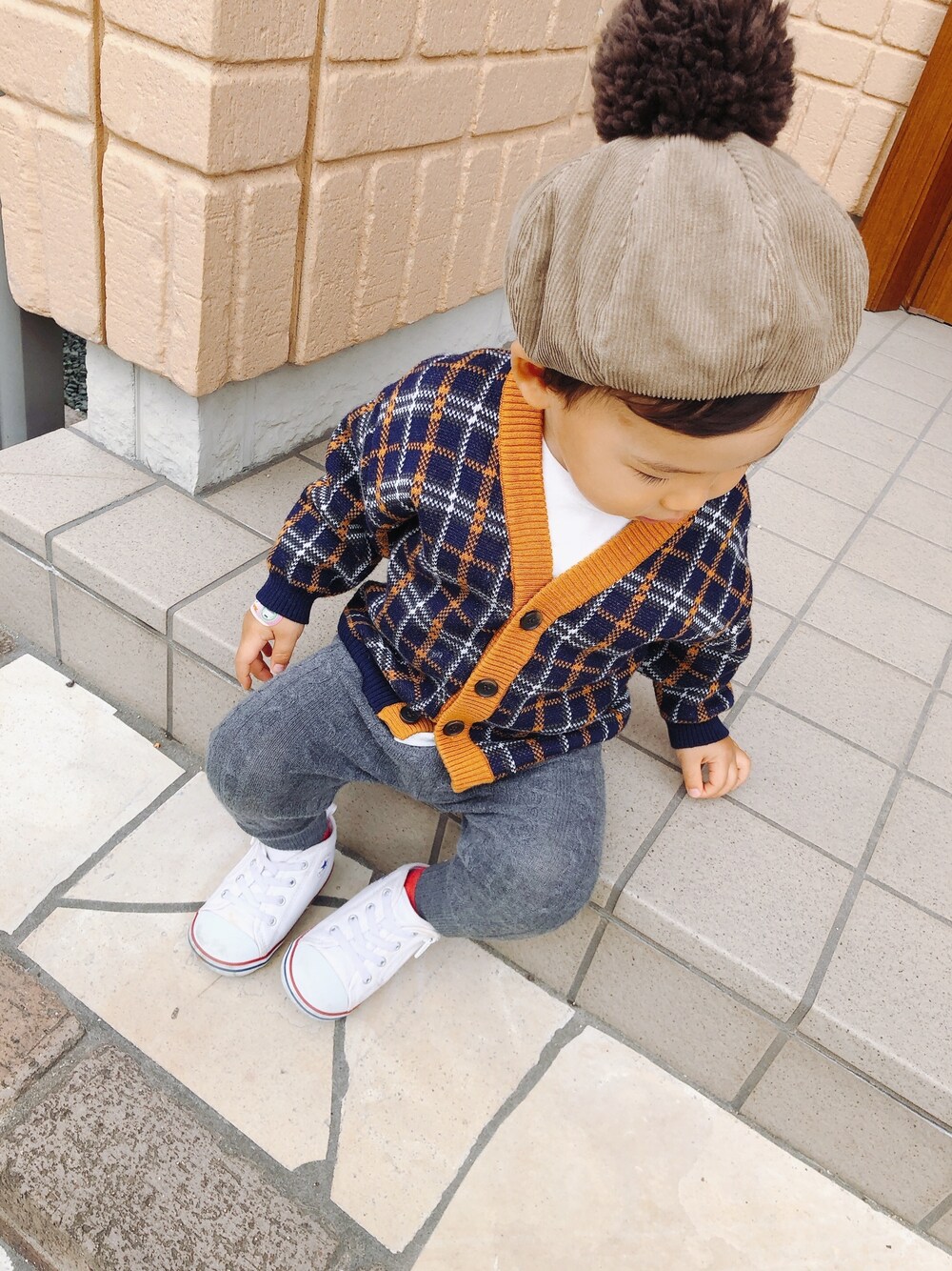 「むすこーで、おとこのこ、2歳、２歳1ヶ月、キッズコーデ、秋コーデ、ZARA、ZARA KIDS、男の子、スニーカー」｜「赤ちゃん本舗のアイテム（ハンチング/ベレー帽、ブラウン系）」を使った、glicoさん（キッズ・90cm）の秋コーディネートの1枚目の写真