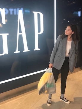 「GAP（ギャップ）のアイテム（テーラードジャケット）」を使った、MAX日寸予象さん（レディース・170cm）の冬コーディネート