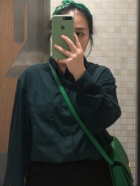 「CELINE（セリーヌ）のアイテム（ショルダーバッグ、グリーン系）」を使った、bozaigaoさん（レディース・152cm）の春コーディネート