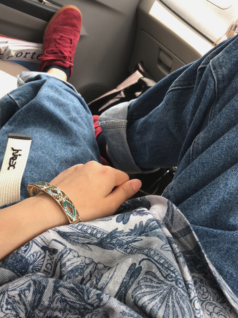 「デニム、スニーカー、xgirl、XLARGE、夏コーデ」｜「X-girlのアイテム（Tシャツ/カットソー、ブルー系）」を使った、はるさん（レディース・154cm）の夏コーディネートの1枚目の写真
