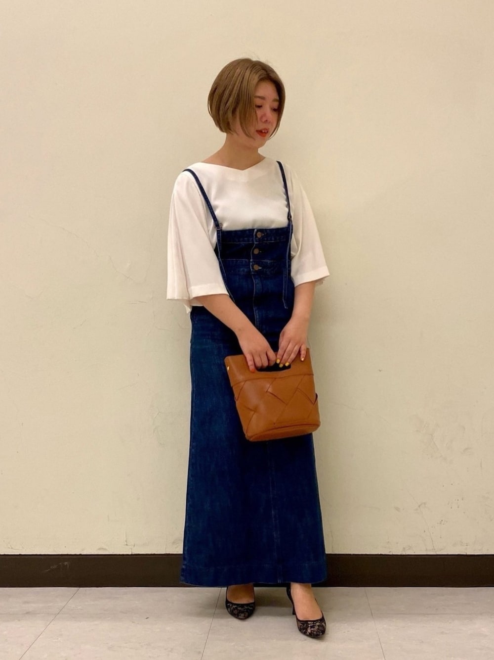 「春夏コーデ、大人カジュアル、ブラウス、サロペット、サロペットスカート、Wrangler、低身長、デニム」｜「URBAN RESEARCH ROSSOの【別注】Wrangler　SALOPETTE SKIRT（サロペット/オーバーオール、ブルー系）」を使った、shimaさん（レディース・152cm）の春コーディネートの1枚目の写真