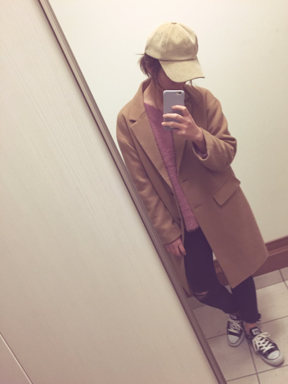 「ピンク、ピンクニット、スキニー、スニーカー女子、キャップ女子、SENSE OF PLACE by URBAN RESEAR、UNIQLO、ユニクロ」｜「SENSE OF PLACE by URBAN RESEARCHのコーデュロイ6パネルキャップ（キャップ、ベージュ系）」を使った、Merbさん（レディース・158cm）の冬コーディネートの1枚目の写真