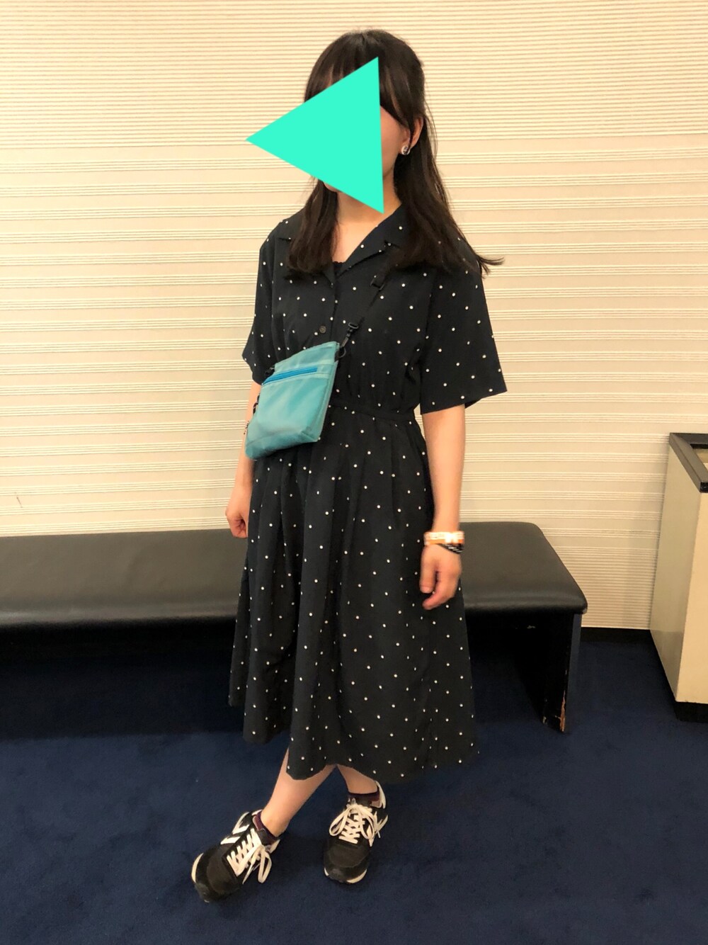 「SPINNSのドット柄半袖ワンピース（ワンピース、ブラック系）」を使った、ともじろうさん（レディース・156cm）の夏コーディネートの1枚目の写真