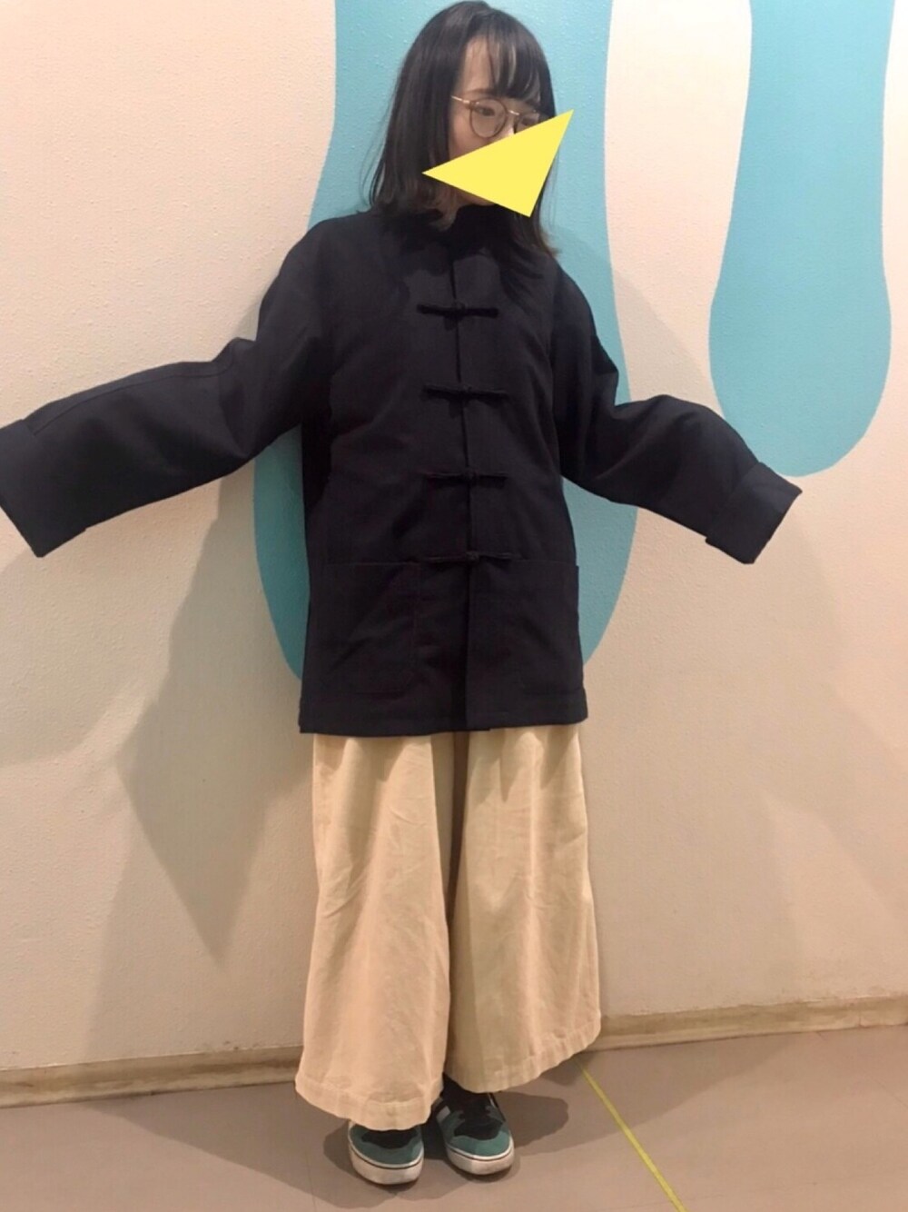 「pink adobeのアイテム（パンツ、ベージュ系）」を使った、ともじろうさん（レディース・156cm）の冬コーディネートの1枚目の写真
