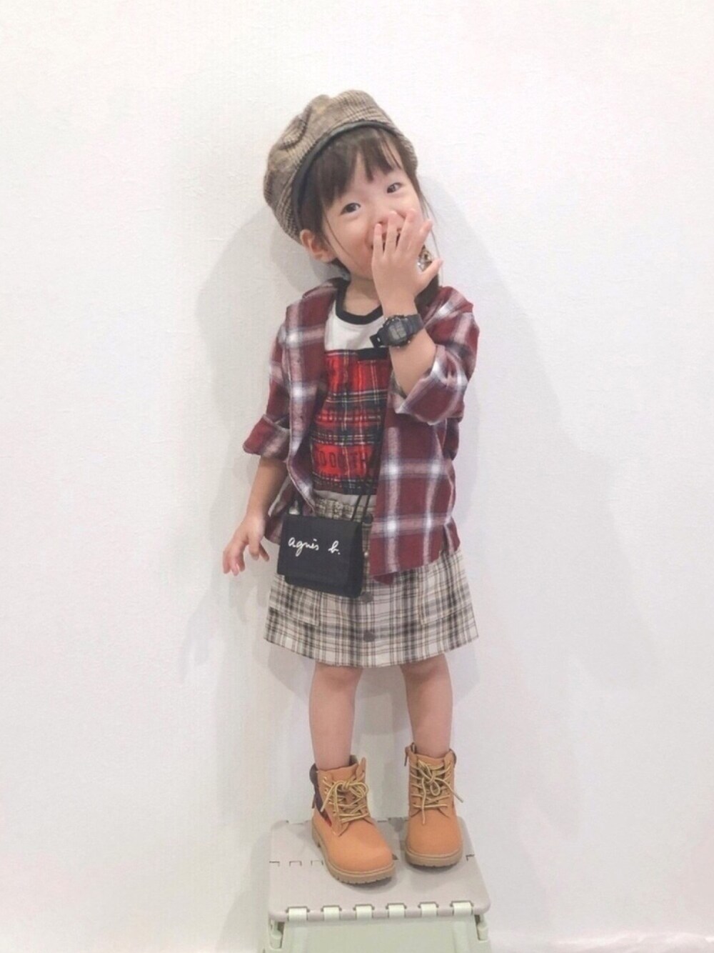 「チェッカーずまつり2020秋、休日スタイル、女の子コーデ、キッズファッション、キッズコーデ、チェック、チェックシャツ、ベレー帽、チェック柄に恋してる、チェックスカート」｜「GLOBAL WORKの【キッズ】リバーシブルチェックベレー/855773（ハンチング/ベレー帽、ブラウン系）」を使った、✿KURiMi✿さん（キッズ・90cm）の秋コーディネートの1枚目の写真