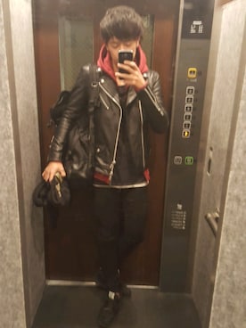 「Moonage Devilment（ムーンエイジデビルメント）のアイテム（トップス）」を使った、Takuさん（メンズ・176cm）の冬コーディネート