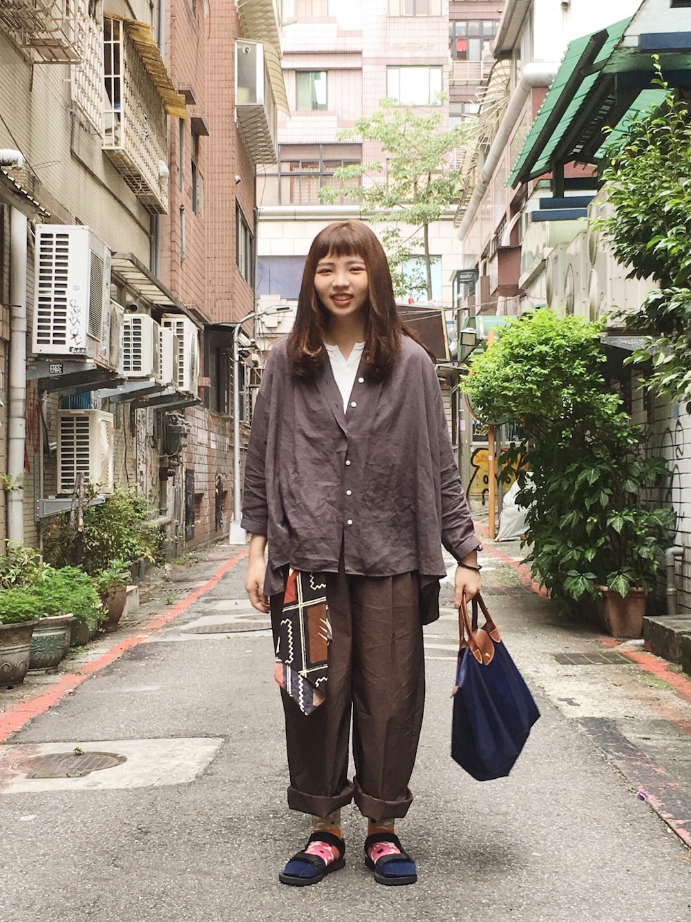 「今日のコーデ、SOU・SOU、MUJI」｜「MUJIのアイテム（シャツ/ブラウス、グレー系）」を使った、Joyceさん（レディース・155cm）の秋コーディネートの1枚目の写真