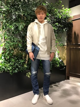 「RAGEBLUE（レイジブルー）のアイテム（クラッチバッグ）」を使った、石村さん（メンズ・174cm）の春コーディネート