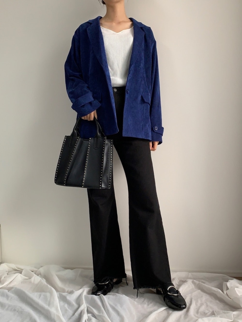 「オトナカジュアル、今日のコーデ、秋のコーデ、ジャケット、デニム、LAGUA GEM、SENSE OF PLACE by URBAN RESEAR、SLY、ROSE BUD、ootd」｜「SLYのJACK HR BAGGY-E（デニムパンツ、ブラック系）」を使った、armnさん（レディース・169cm）の秋コーディネートの1枚目の写真