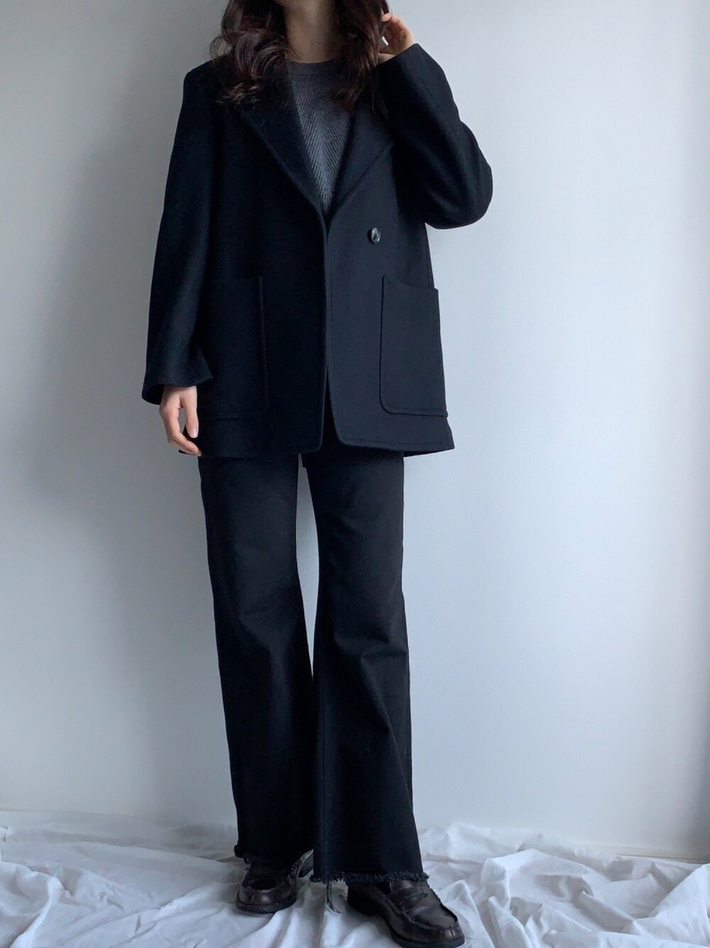 「着回しコーデ、オトナカジュアル、カジュアルコーデ、休日スタイル、ootd、ジャケット、UNIQLO、SLY、ZARA、ブラック」｜「SLYのJACK HR BAGGY-E（デニムパンツ、ブラック系）」を使った、armnさん（レディース・169cm）の冬コーディネートの1枚目の写真