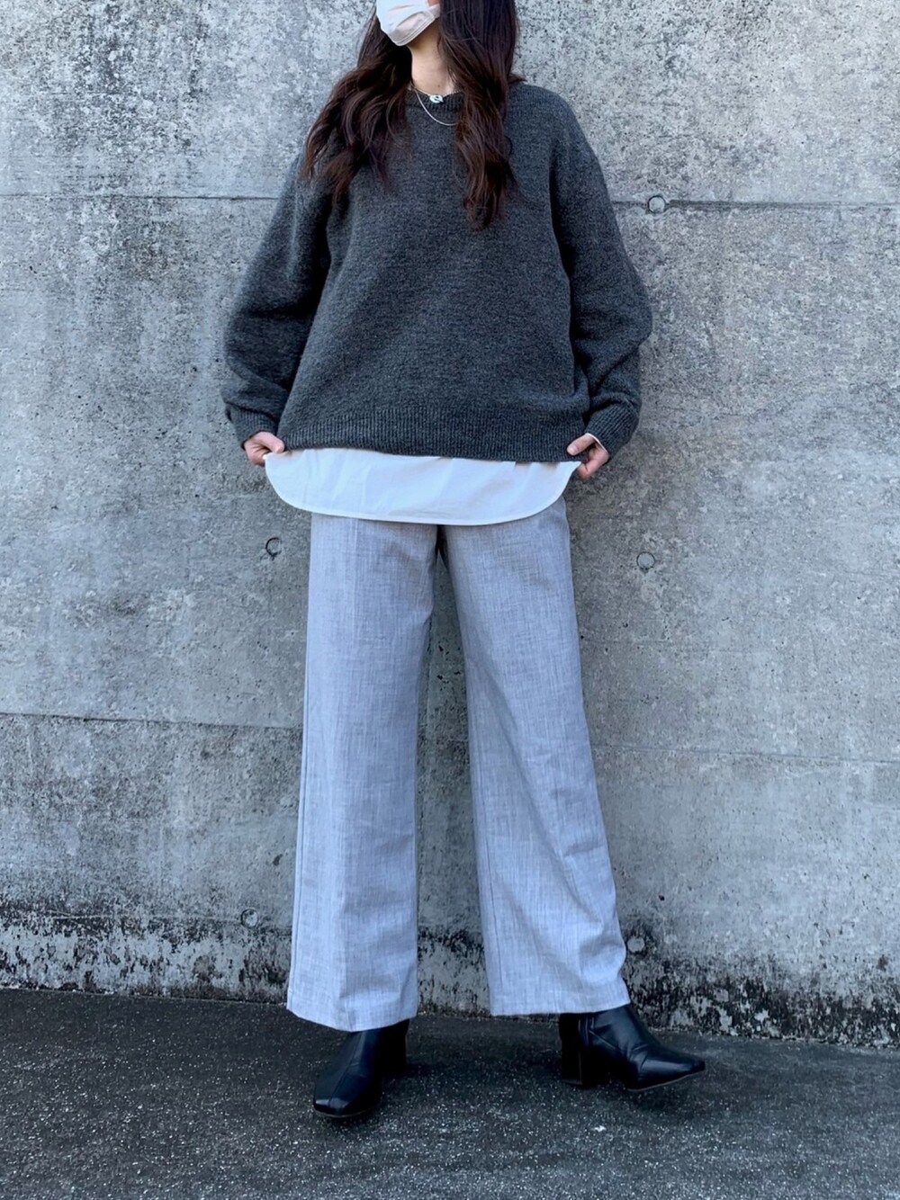 「春コーデ、カジュアル、休日スタイル、オトナカジュアル、着回しコーデ、ZARA、earth music&ecology、moussy、ORiental TRaffic(ORiental TRaffic)、ootd」｜「MOUSSYのTR BELTED WIDE パンツ（その他パンツ、グレー系）」を使った、armnさん（レディース・169cm）の冬コーディネートの1枚目の写真