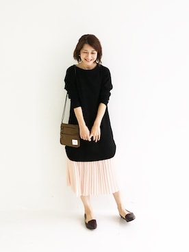 プリーツスカートを重ね着したようなドッキングロングワンピースを使った人気ファッションコーディネート Wear