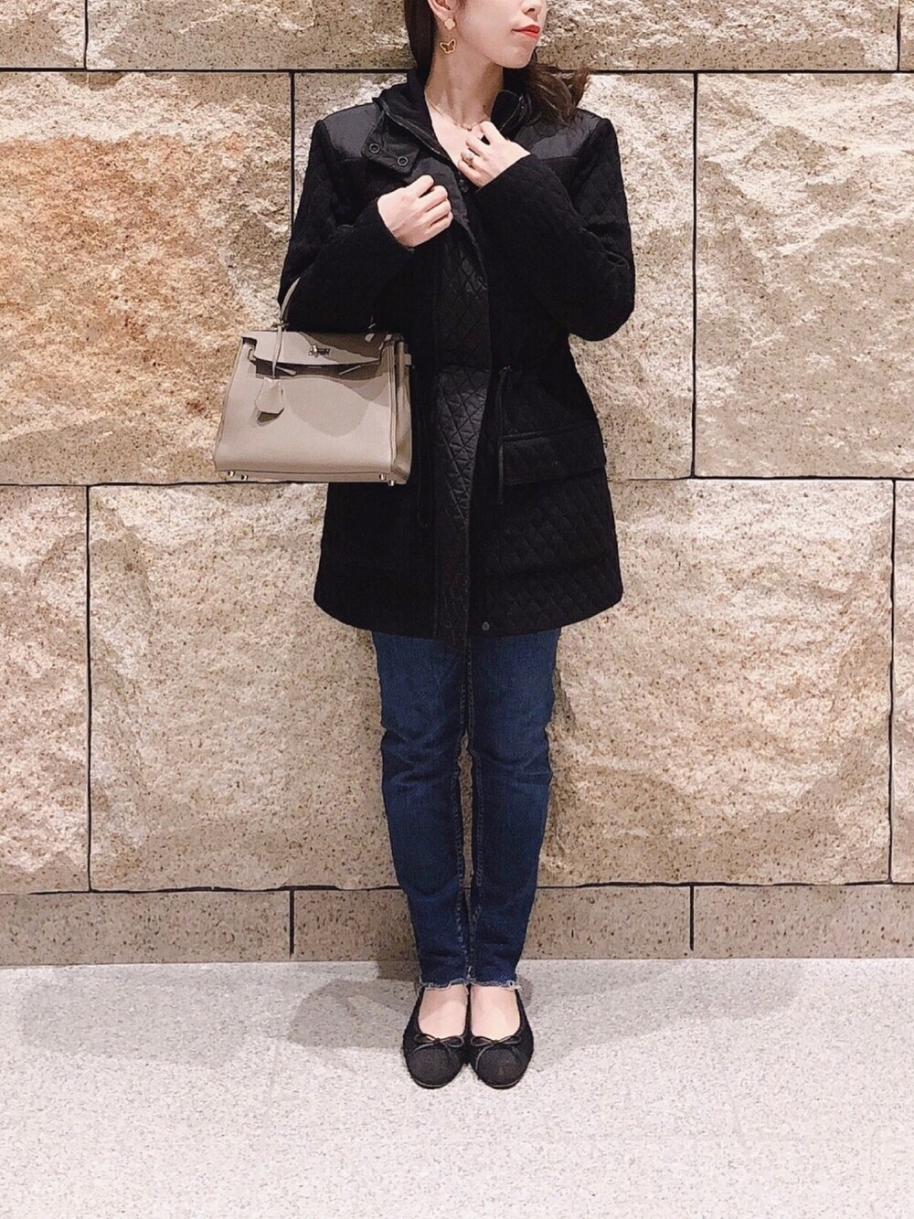 CHANELのノーカラージャケットを使った人気ファッションコーディネート