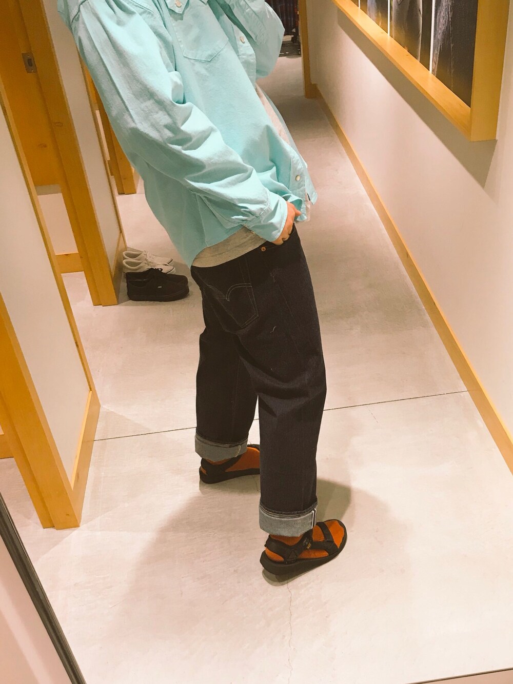 「夏コーデ、カジュアルコーデ、おしゃれさんと繋がりたい、オーバーサイズ、ゆるコーデ、リーバイス、ヴィンテージ、poggy」｜「Levi'sのLEVI'S VINTAGE CLOTHING/リーバイス ヴィンテージ クロージング　1955 501 JEANS （デニムパンツ、ブルー系）」を使った、001さん（メンズ・183cm）の夏コーディネートの1枚目の写真