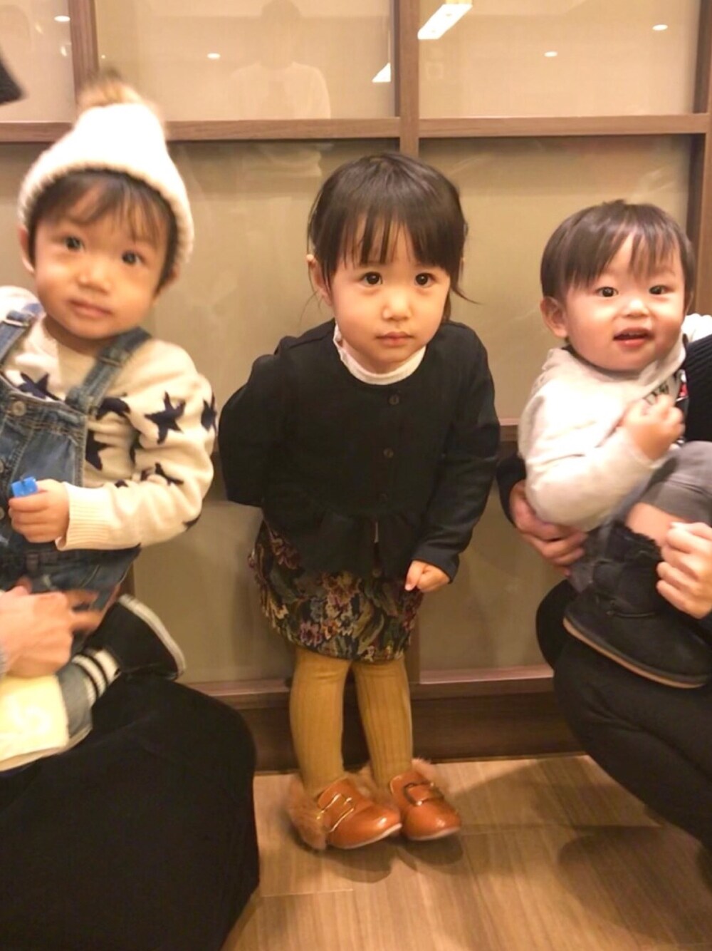 ブルー系のサロペット/オーバーオール、その他のその他、その他のその他を着用したキッズの冬コーディネートの1枚目の写真