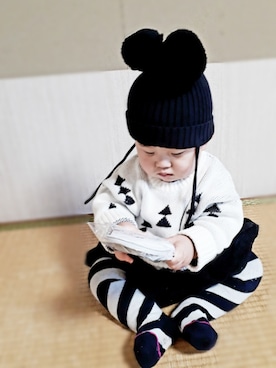 「Mini Rodini（ミニロディーニ）のアイテム（ニットキャップ/ビーニー）」を使った、ちゃんリリさん（キッズ・80cm）の冬コーディネート