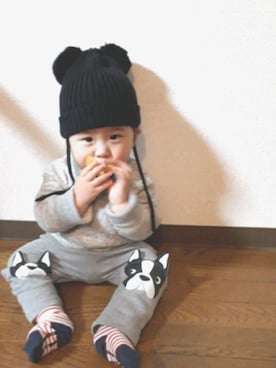 「Mini Rodini（ミニロディーニ）のアイテム（ニットキャップ/ビーニー）」を使った、ちゃんリリさん（キッズ・80cm）の春コーディネート