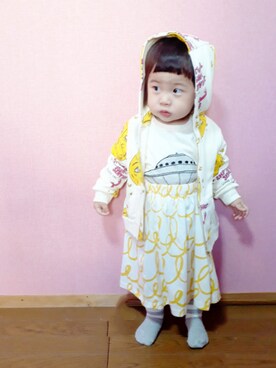 「Mini Rodini（ミニロディーニ）のアイテム（パーカー）」を使った、ちゃんリリさん（キッズ・80cm）の夏コーディネート