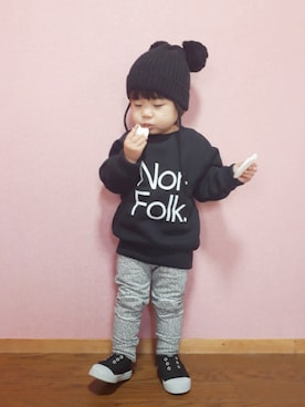 「Mini Rodini（ミニロディーニ）のアイテム（ニットキャップ/ビーニー）」を使った、ちゃんリリさん（キッズ・80cm）の冬コーディネート