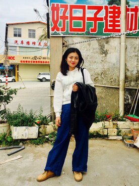 「MONKI（モンキ）のアイテム（パーカー）」を使った、阿宁别怂さん（レディース・161cm）の冬コーディネート