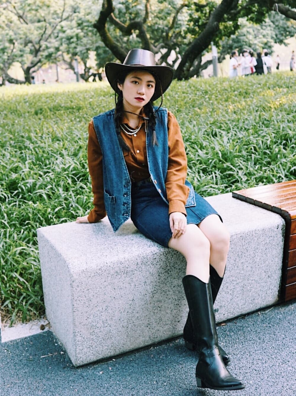 「ootd、休闲、复古、牛仔、女人味、基础款」｜「rainy designのアイテム（ジャケット/アウター、ブルー系）」を使った、阿宁别怂さん（レディース・161cm）の秋コーディネートの1枚目の写真