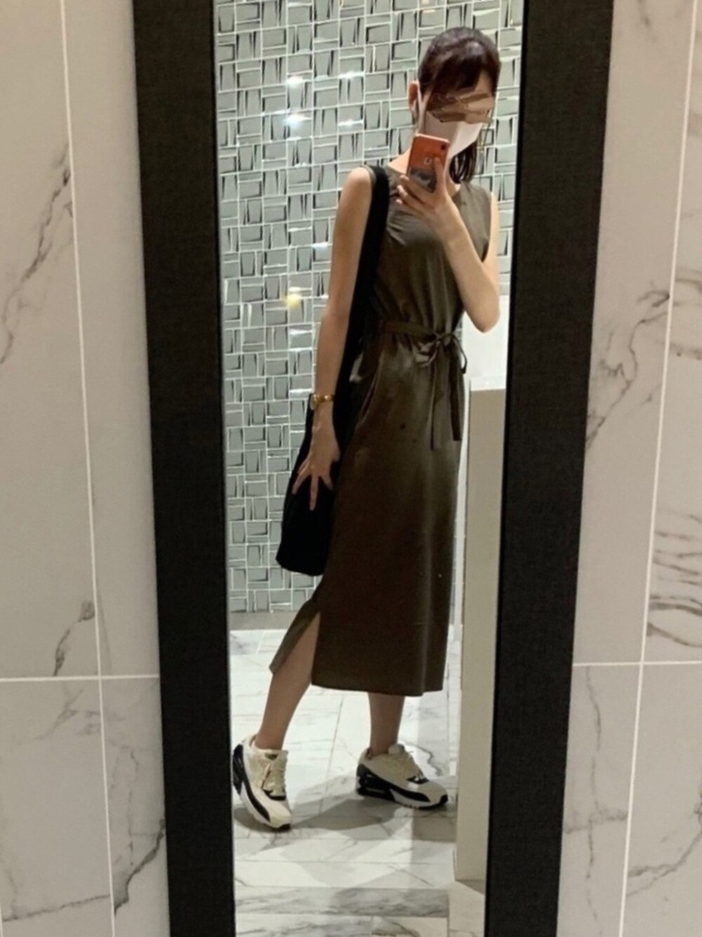「大人カジュアル、秋コーデ、シンプル、休日スタイル、夏、プチプラ、GU、UNIQLO、秋のコーデ、夏コーデ」｜「BEAUTY&YOUTH UNITED ARROWSのアイテム（ワンピース、ブラウン系）」を使った、元GU店員みかん🍊さん（レディース・163cm）の秋コーディネートの1枚目の写真