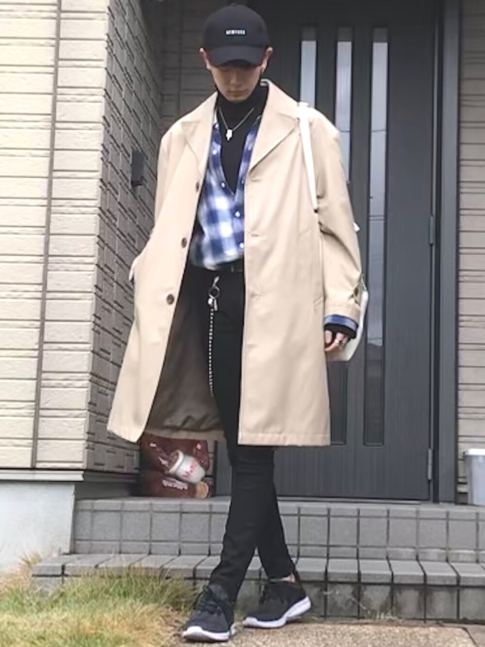 「韓国風コーデ、韓国風、個性、winter、winter wearing、korea」｜「GUのアイテム（チェスターコート、ベージュ系）」を使った、Kagetoraさん（メンズ・178cm）の冬コーディネートの1枚目の写真