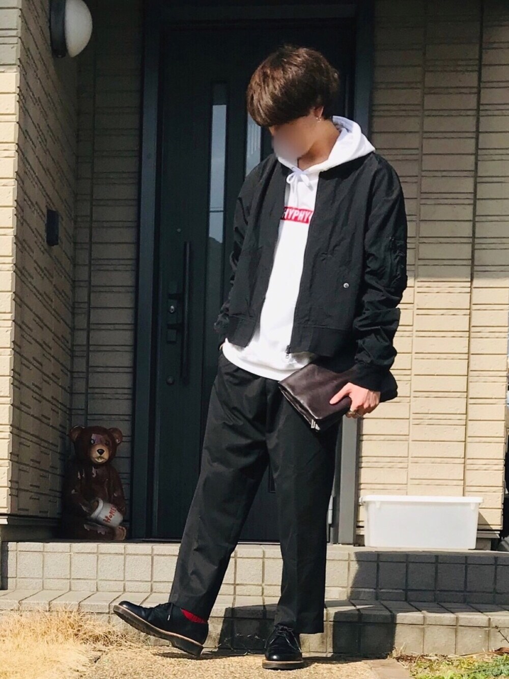 「spring、春コーデ、LIDnM、靴下屋、おしゃれさんと繋がりたい」｜「古着屋のアイテム（パーカー、ホワイト系）」を使った、Kagetoraさん（メンズ・178cm）の冬コーディネートの1枚目の写真