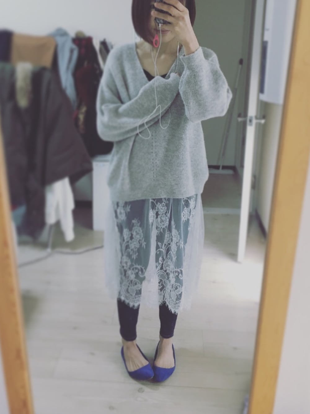 「レース、ワンピース、スキニーデニム、休日スタイル、春、デニム、GU、大人カジュアル、UNIQLO、レースワンピース」｜「select MOCAの【新色登場】【再入荷】【ZOZOワンピースランキング１位獲得】総フラワーレースロング丈キャミワンピース（ワンピース、ホワイト系）」を使った、po.po☺︎さん（レディース・158cm）の春コーディネートの1枚目の写真