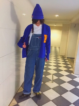 「TOMMY HILFIGER（トミーヒルフィガー）のアイテム（サロペット/オーバーオール）」を使った、との@180cm女子さん（メンズ・178cm）の冬コーディネート