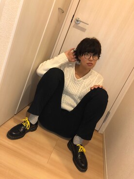 「ZIP FIVE（ジップファイブ）のVネックケーブルニットセーター（ニット/セーター、ホワイト系）」を使った、との@180cm女子さん（メンズ・180cm）の春コーディネート