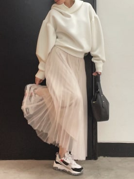 「dazzlin（ダズリン）のシアープリーツロングスカート（スカート、ホワイト系）」を使った、natsumiさん（レディース・158cm）の冬コーディネート