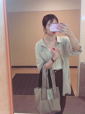 「シアタープロダクツ(THEATRE PRODUCTS)」｜「アイテム（スラックス）」を使った、oyu.さん（レディース・165cm）の夏コーディネート