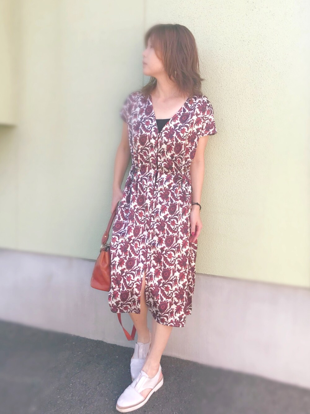 「willfully、更紗柄、柄ワンピース、大人ワンピース、ワンピーススタイル、シャツワンピース、ラフに、カジュアルワンピース、プリントワンピース」｜「Willful by lipstarの【Willful by lipstar】更紗プリントワンピース（ワンピース、ホワイト系）」を使った、sacoさん（レディース・167cm）の夏コーディネートの1枚目の写真