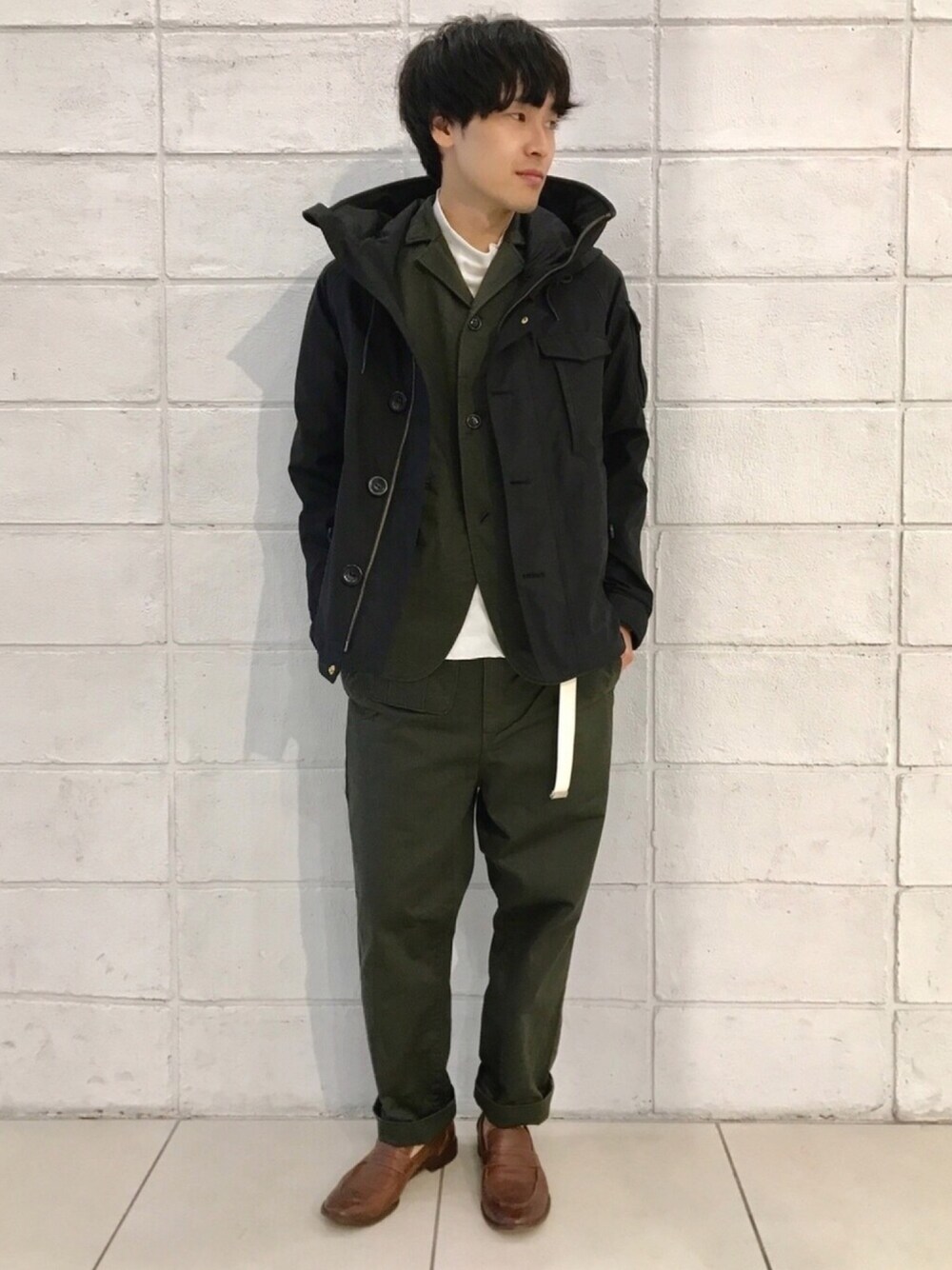 「ジョンブル　プライベート　ラボ(Johnbull Private labo)、ジョンブル、ジョンブルプライベートラボ、johnbull、Johnbull Private labo、セットアップ、ローファー、秋のコーデ、ハイネック、カジュアルコーデ」｜「Johnbullのユーティリティーシェル（ナイロンジャケット、ブラック系）」を使った、fu_kuさん（メンズ・169cm）の秋コーディネートの1枚目の写真