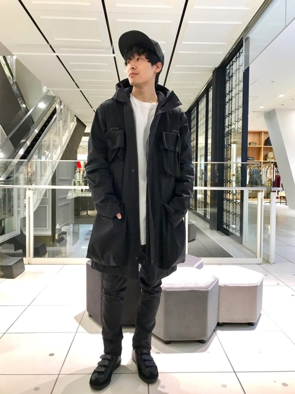 「黒スキニー、ジョンブル、ジョンブル　プライベート　ラボ(Johnbull Private labo)、Johnbull Private labo、johnbull、スニーカー、ブラック、キャップ、シンプルコーデ、スポーツミックス」｜「REPRODUCTION OF FOUNDのREPRODUCTION OF FOUND(リプロダクション オブ ファウンド)  GERMAN MILITARY TRAINER（スニーカー、ブラック系）」を使った、fu_kuさん（メンズ・169cm）の秋コーディネートの1枚目の写真