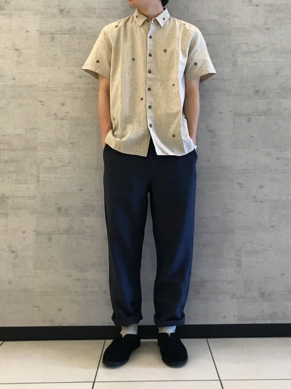 「Johnbull Private labo、johnbull、ジョンブル、ジョンブル　プライベート　ラボ(Johnbull Private labo)、大人カジュアル、ラフ、半袖シャツ、低身長、夏、シャツスタイル」｜「jupe by jackieのアイテム（シャツ/ブラウス、ベージュ系）」を使った、fu_kuさん（メンズ・170cm）の夏コーディネートの1枚目の写真