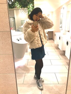 「H&M（エイチ・アンド・エム）のアイテム（ジャケット/アウター、ホワイト系）」を使った、yukikoさん（レディース・161cm）の冬コーディネート