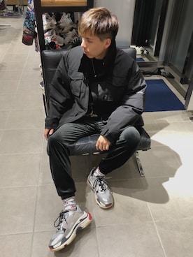 「WHITELAND（ホワイトランド）のアイテム（ミリタリージャケット）」を使った、タグチ　ユータさん（メンズ・187cm）の冬コーディネート