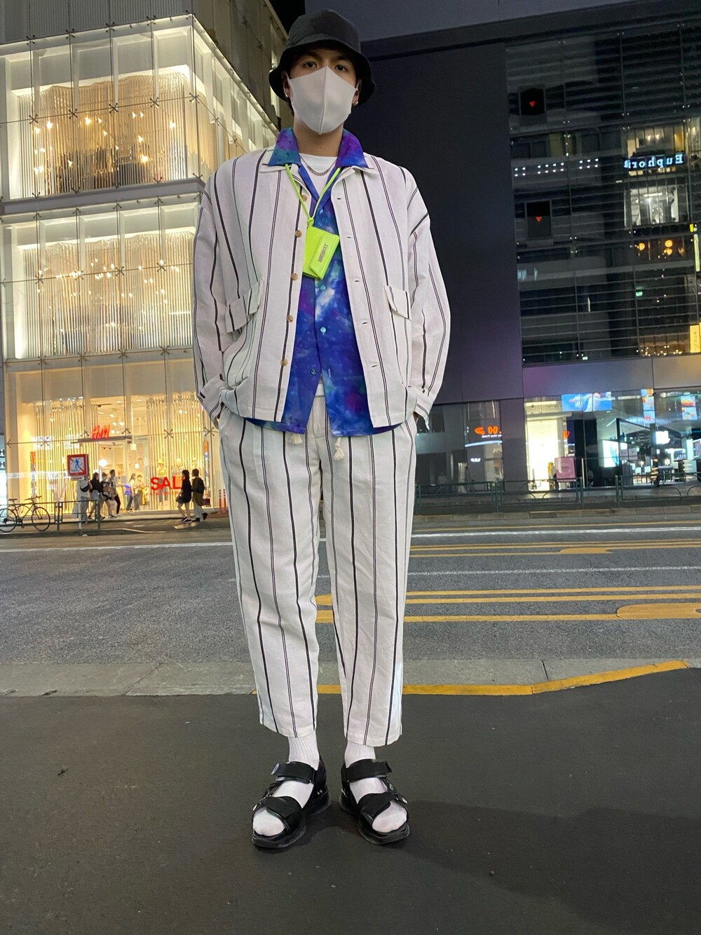 ホワイト系のシャツ/ブラウス、ホワイト系のシャツ/ブラウス、ホワイト系のシャツ/ブラウスを着用したメンズの夏コーディネートの1枚目の写真