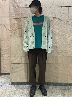 「WHITELAND（ホワイトランド）のアイテム（カーディガン/ボレロ）」を使った、タグチ　ユータさん（メンズ・187cm）の秋コーディネート