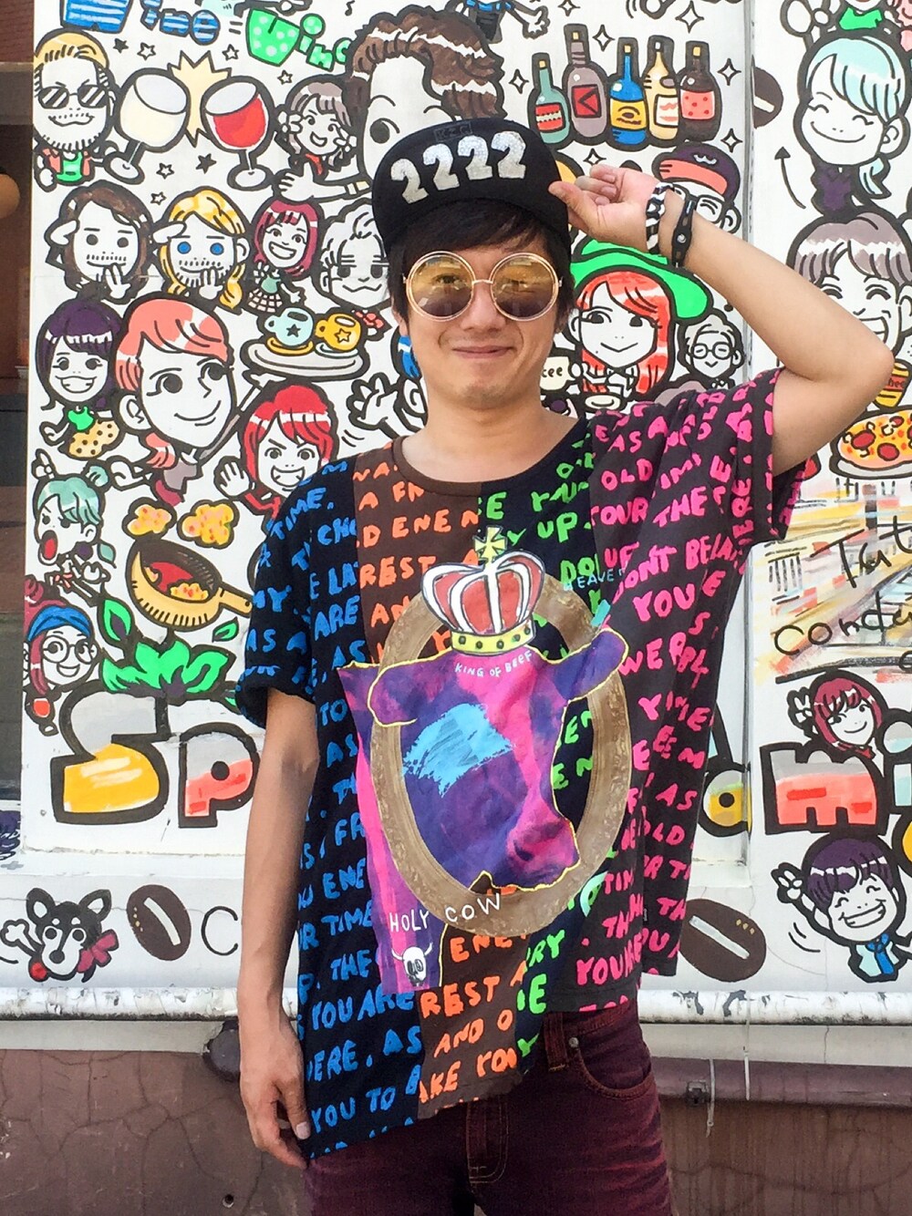 「夏、ビッグシルエット、リラックススタイル、ストリート、スキニーデニム、アート、ラクガキヤ」｜「glambのGOD'S BEEF AGGY CS（Tシャツ/カットソー、その他）」を使った、ラクガキヤのマコさん（メンズ・168cm）の夏コーディネートの1枚目の写真