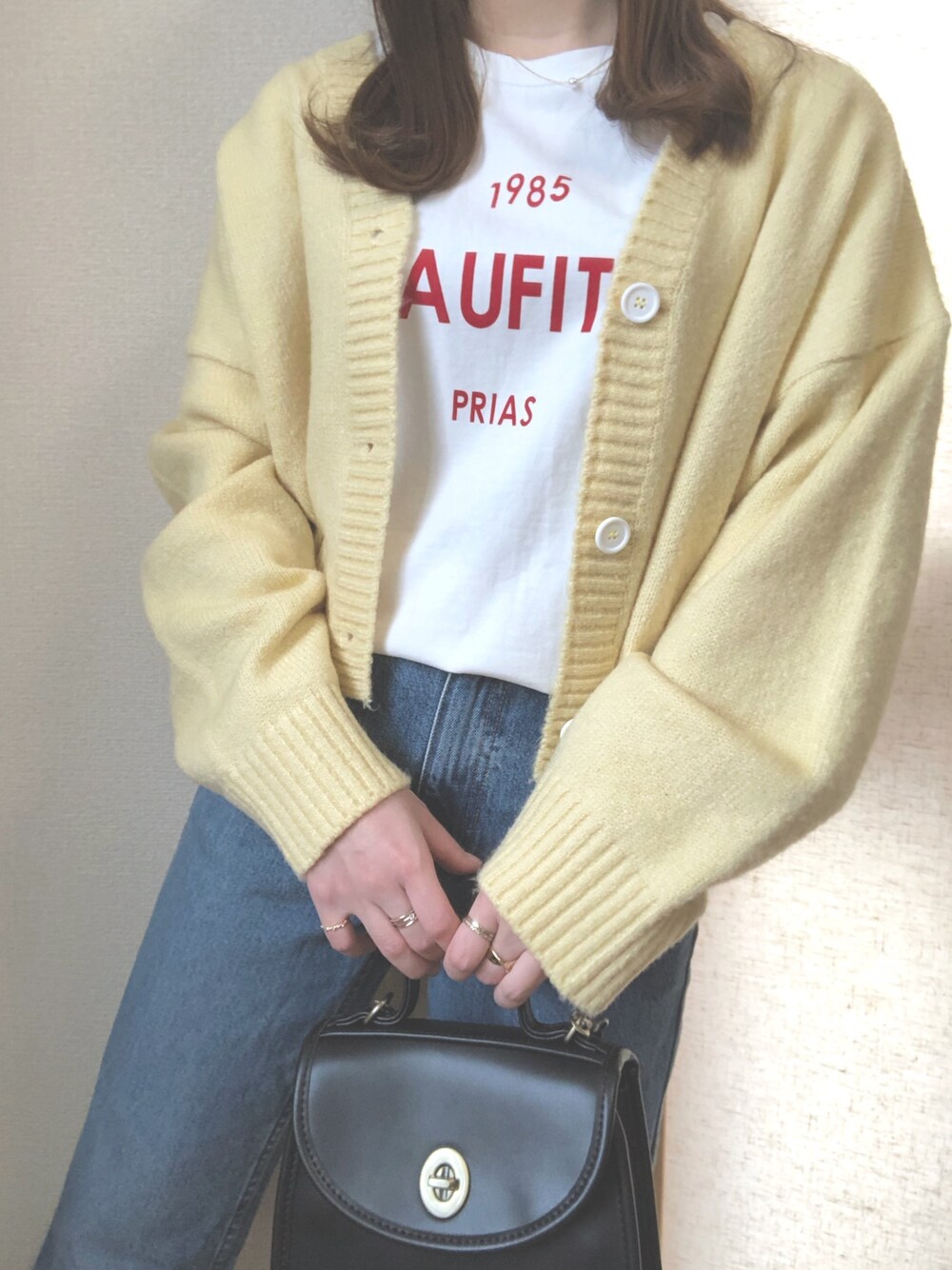 「春夏コーデ、シンプルスタイル、カジュアルコーデ、大人カジュアル、春、プチプラ、Tシャツ、カーディガン、ジーンズ」｜「asstyleのアイテム（Tシャツ/カットソー、ホワイト系）」を使った、pear0504さん（レディース・150cm）の春コーディネートの1枚目の写真